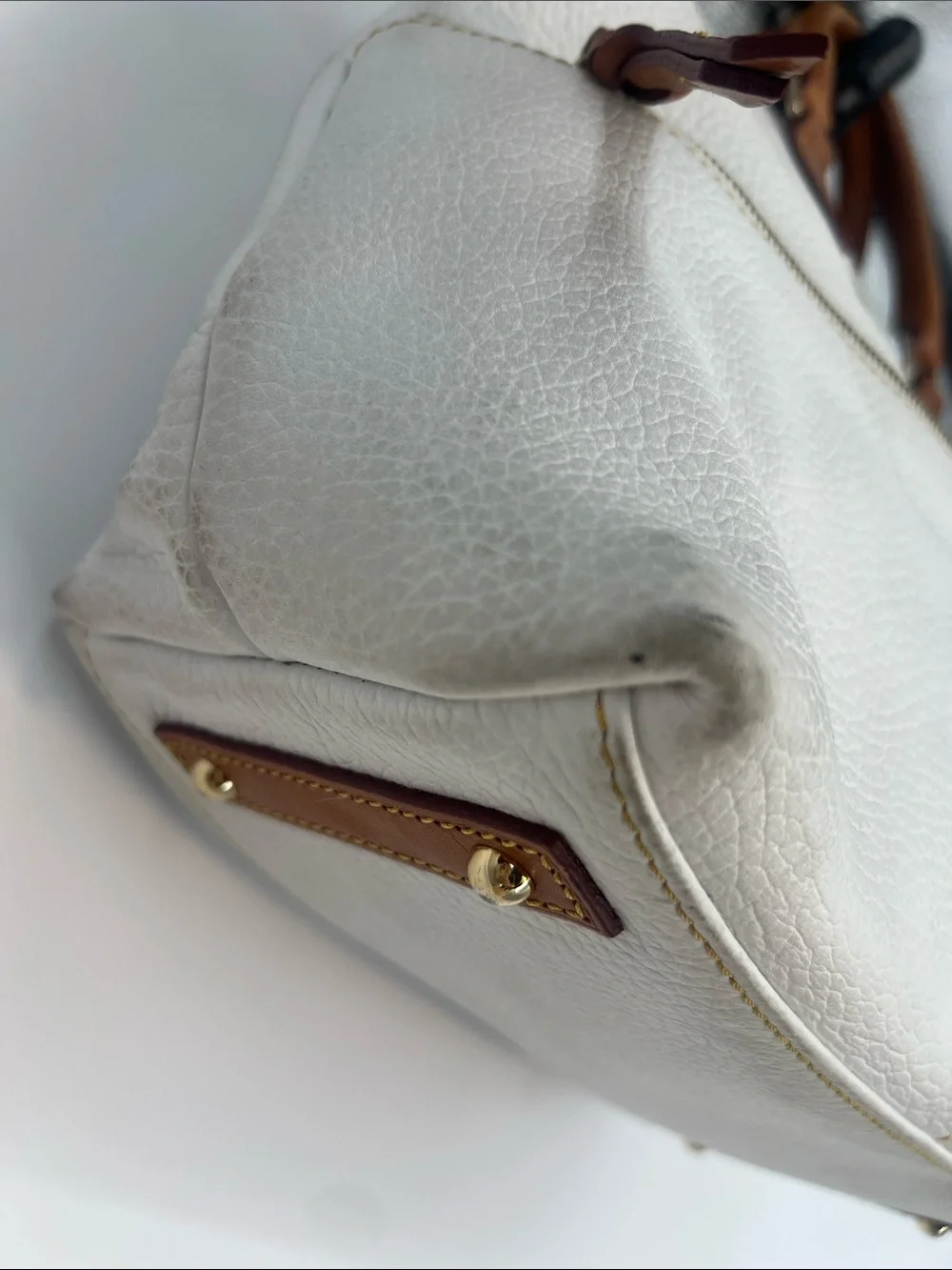 N/A stylish white